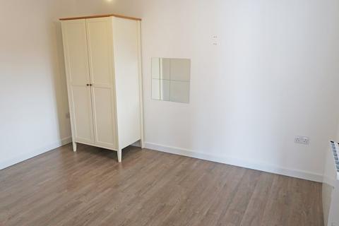 2 bedroom apartment to rent, Moniton House, Basingstoke RG22
