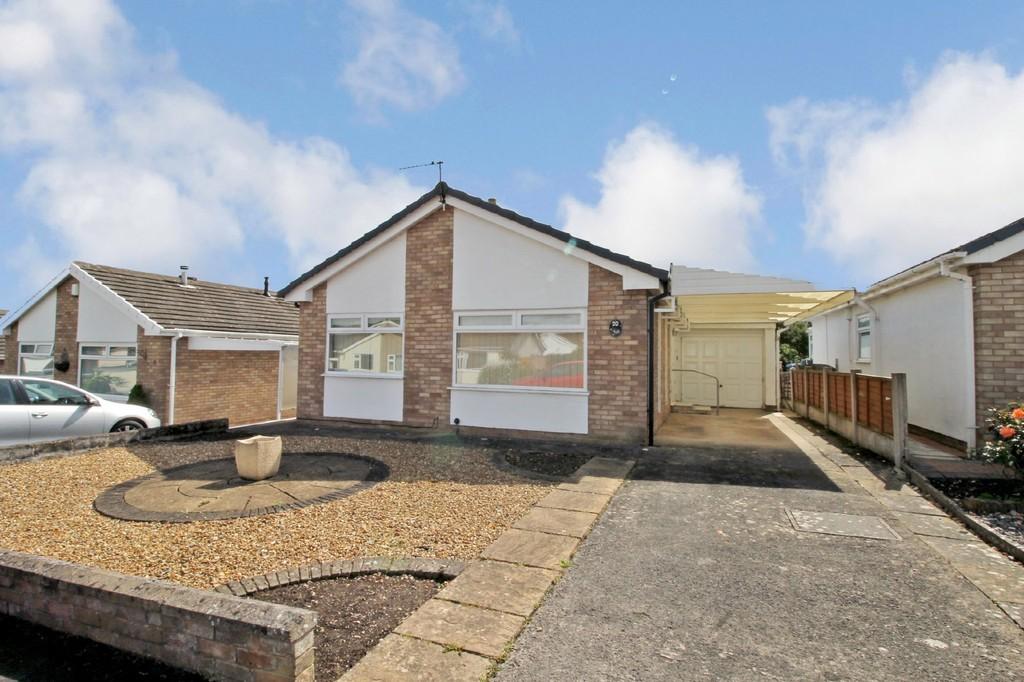 Clwydian Park Avenue, St. Asaph 2 bed detached bungalow £160,000