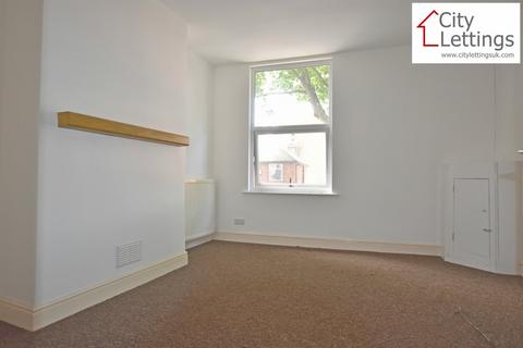 2 bedroom flat to rent, Hucknall Road, Carrington