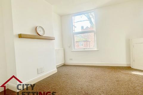 2 bedroom flat to rent, Hucknall Road, Carrington