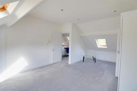 Studio to rent, Foxley Lane, West Purley