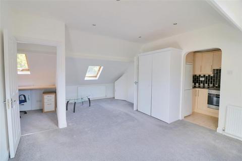 Studio to rent, Foxley Lane, West Purley