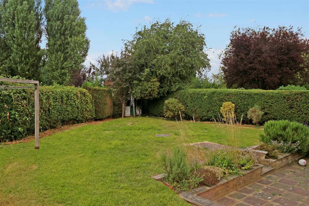 Gardendp dp 17417935.jpg