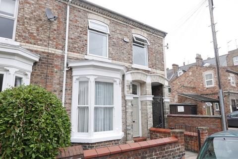 4 bedroom end of terrace house to rent, Vyner Street, The Groves