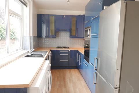 4 bedroom end of terrace house to rent, Vyner Street, The Groves