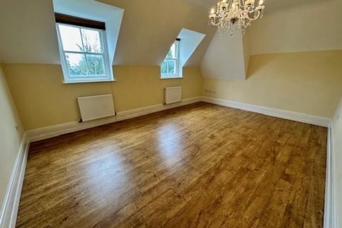 2 bedroom flat to rent, Kings Cloisters, Driffield Terrace