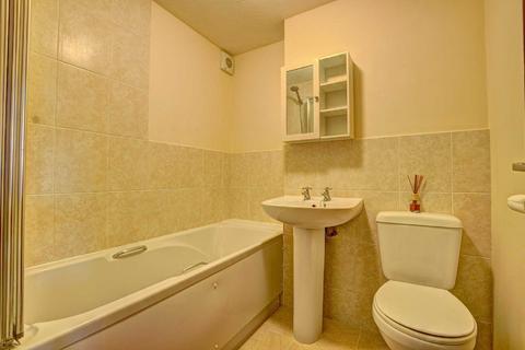 2 bedroom apartment to rent, Bartholomew Tipping Way, Stokenchurch