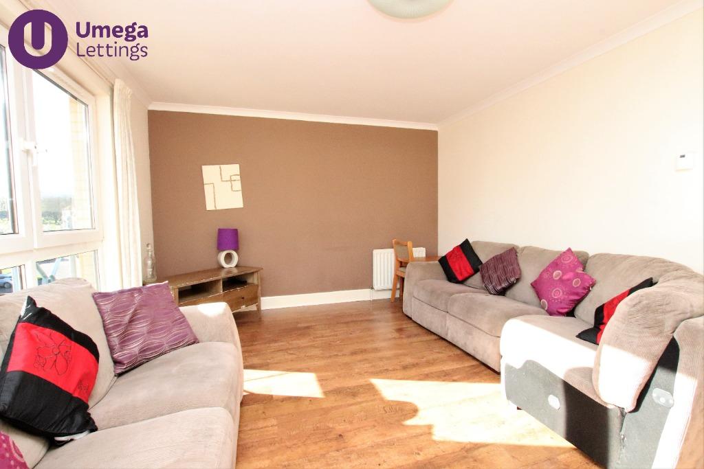 St Clair Road, Easter Road, Edinburgh, EH6 3 bed flat £1,350 pcm (£