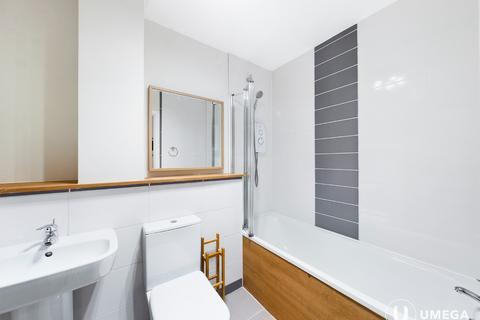 3 bedroom flat to rent - Dalgety Road, Meadowbank, Edinburgh, EH7