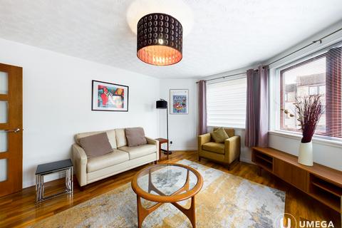 3 bedroom flat to rent - Dalgety Road, Meadowbank, Edinburgh, EH7