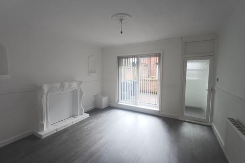2 bedroom terraced house to rent, Colenso Villas, Barnsley St, Hull, HU8