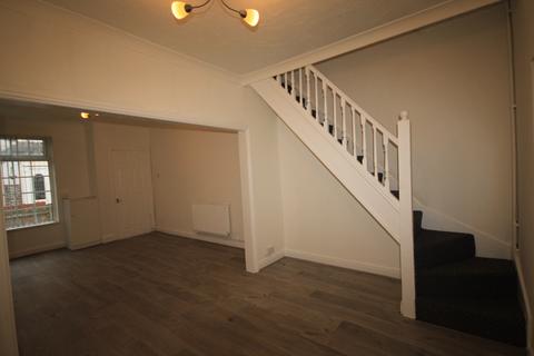 2 bedroom end of terrace house to rent, Derwent Avenue, Hampshire St, Hull, HU4