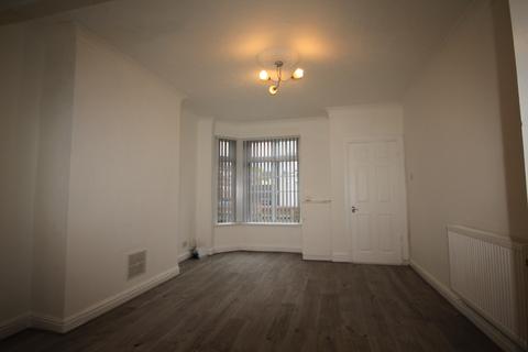 2 bedroom end of terrace house to rent, Derwent Avenue, Hampshire St, Hull, HU4