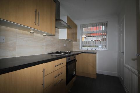 2 bedroom end of terrace house to rent, Derwent Avenue, Hampshire St, Hull, HU4