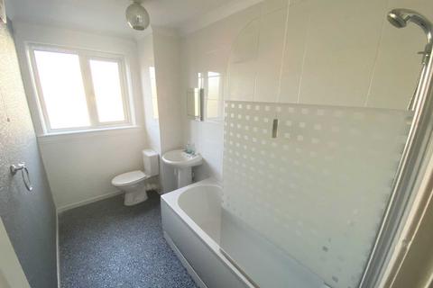 2 bedroom flat to rent, Viscount Avenue