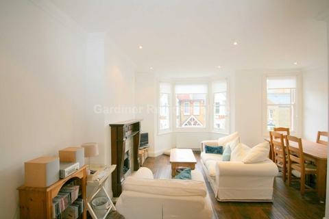 3 bedroom maisonette to rent, Whellock Road, Chiswick