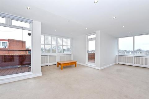 2 bedroom apartment to rent - Darville House, Oxford Road East, Windsor, Berkshire, SL4