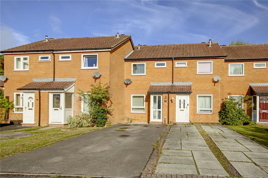 Frensham, Bracknell, Berkshire, RG12 2 bed terraced house £260,000