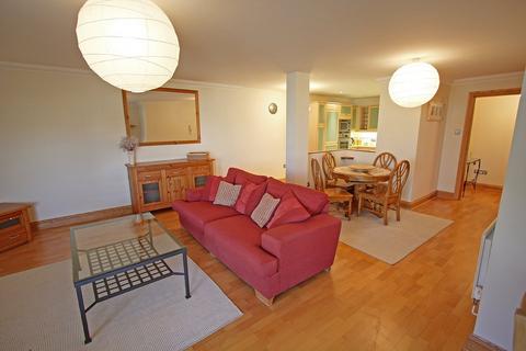 2 bedroom apartment to rent, Genoa House, Port Solent PO6