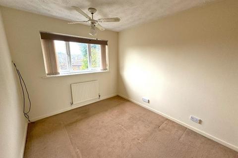 3 bedroom semi-detached house to rent, Deer Park Drive, Arnold, Nottingham, NG5 8SA