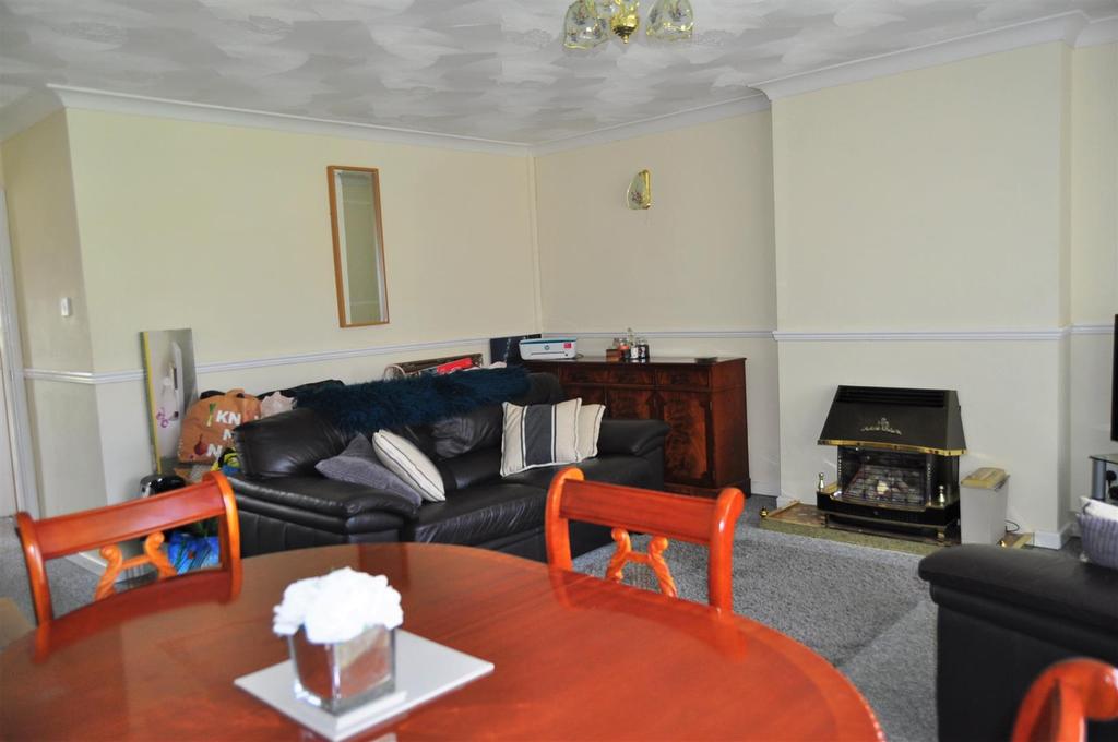Clent View Road, Birmingham 3 bed end of terrace house £147,500