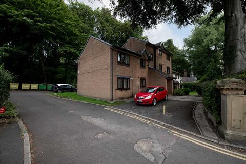 2 bedroom apartment to rent, Crescent Avenue, Prestwich