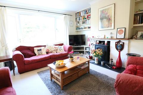 2 bedroom flat for sale, Pelham Road, Lindfield, RH16