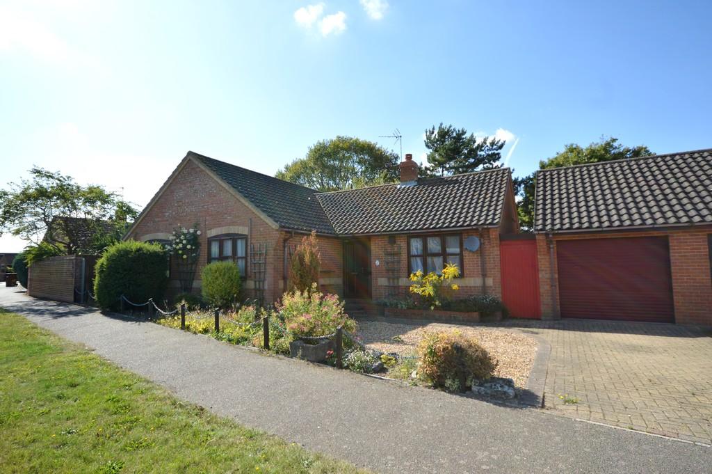 Woodfield Road, Holt, Norfolk 3 bed detached bungalow £325,000