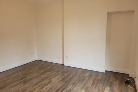 2 bedroom flat to rent, Firs Street, Falkirk, FK2