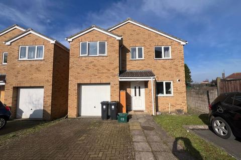 5 bedroom detached house to rent, St. Teresas Court, Gloucester Road North, Bristol