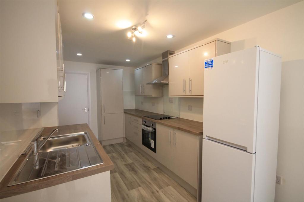 Great Gates, Westgate Road, Auckland 2 bed townhouse £450 pcm