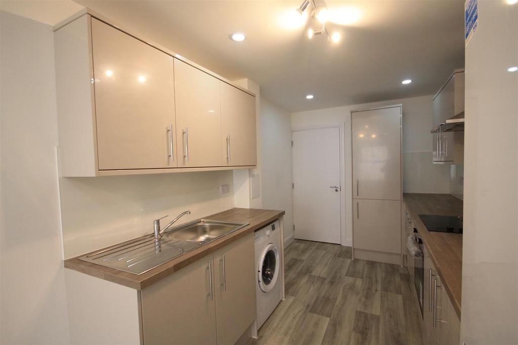 Great Gates, Westgate Road, Auckland 2 bed townhouse £450 pcm
