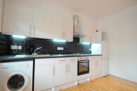 2 bedroom flat to rent, Copleston Road, London, SE15 4AG