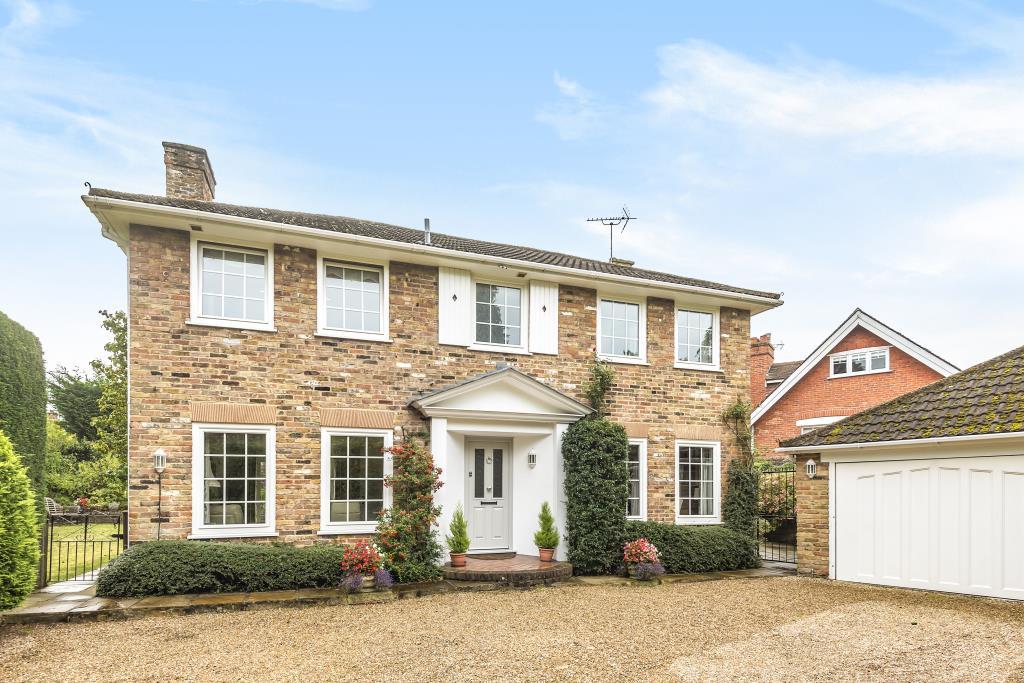 Camberley, Surrey, GU15 4 bed detached house £800,000