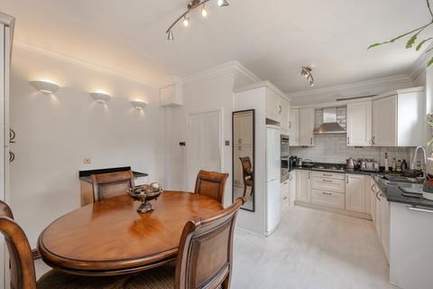 3 bedroom flat for sale, Cowley Mansions, Mortlake High Street, London