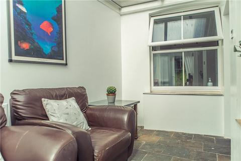 undefined, Guildford Park Road, Guildford, Surrey, GU2