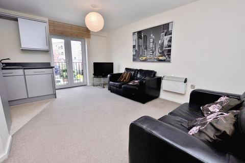 3 bedroom apartment to rent, Rialto, Newcastle Upon Tyne