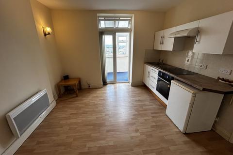 1 bedroom flat to rent, Lullington Road, Upper Knowle, Bristol BS4