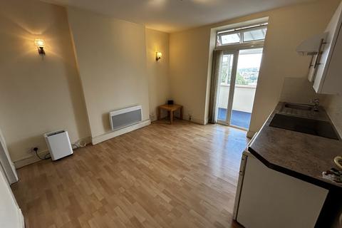 1 bedroom flat to rent, Lullington Road, Upper Knowle, Bristol BS4
