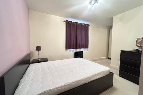 undefined, Pasteur Drive, Swindon SN1