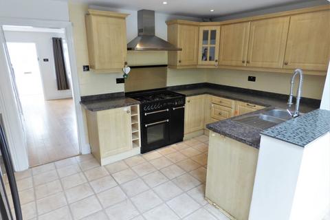 3 bedroom mews to rent, Virginia Close, Manchester
