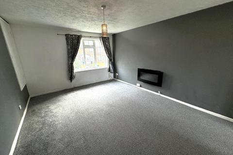 2 bedroom maisonette to rent, Larkspur Avenue, Redhill, Nottingham, NG5 8JU