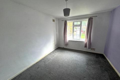 2 bedroom maisonette to rent, Larkspur Avenue, Redhill, Nottingham, NG5 8JU