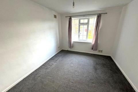 2 bedroom maisonette to rent, Larkspur Avenue, Redhill, Nottingham, NG5 8JU