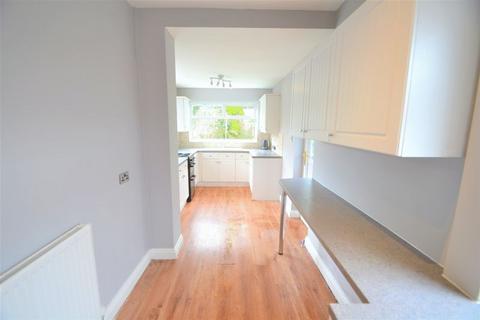 3 bedroom semi-detached house to rent, Highfield Drive, Manchester