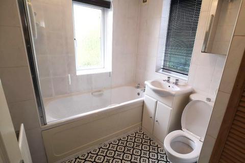 3 bedroom semi-detached house to rent, Highfield Drive, Manchester