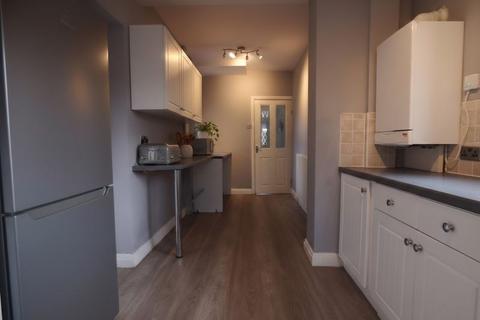3 bedroom semi-detached house to rent, Highfield Drive, Manchester