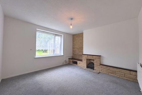 3 bedroom semi-detached house to rent, Meadowleaze, Gloucester