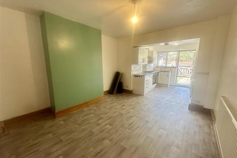 2 bedroom terraced house to rent, High Street, Barnsley