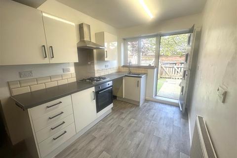 2 bedroom terraced house to rent, High Street, Barnsley